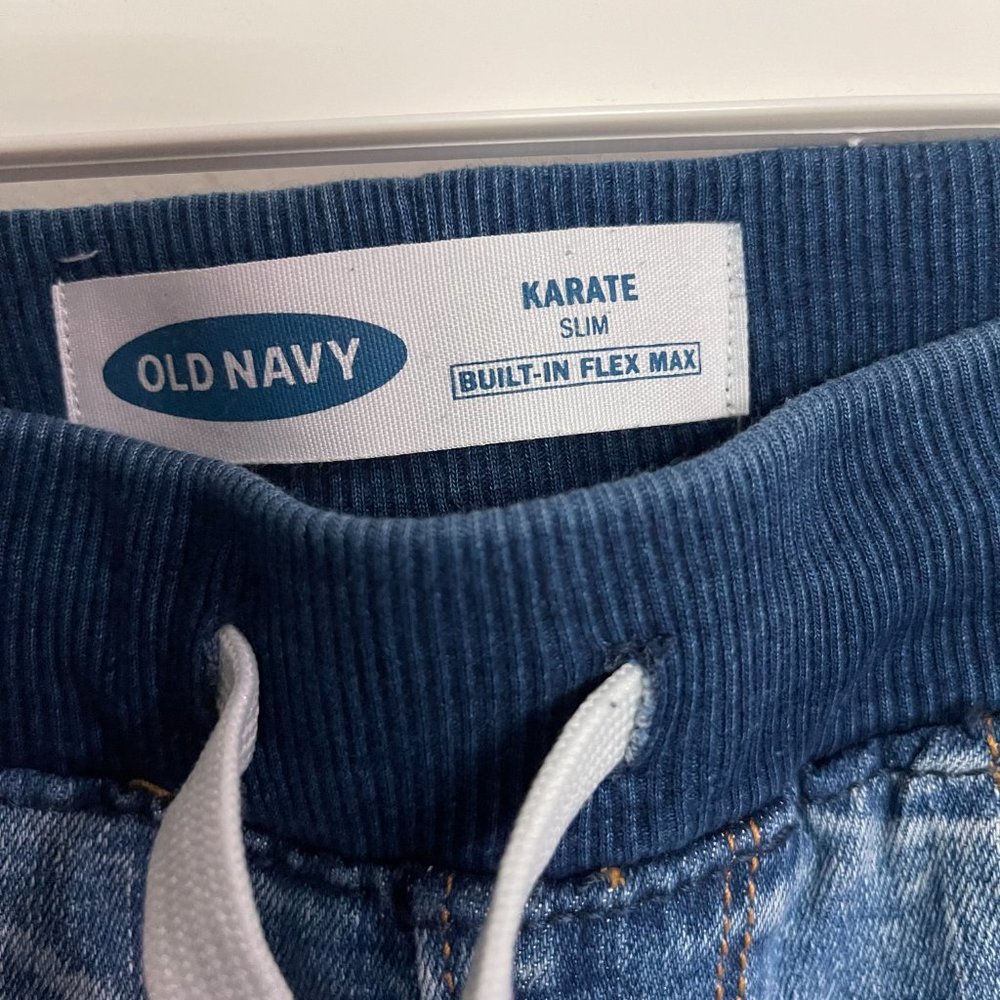 OLD NAVY SHORTS - Picture 2 of 9